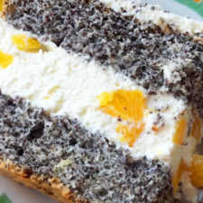 Prajitura cu piersici mascarpone si mac