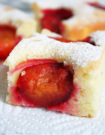 Prajitura cu prune simpla si pufoasa