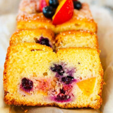 Chec fraged cu fructe si iaurt